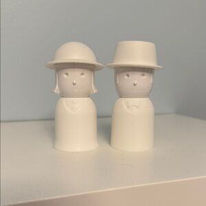 Mr. Pepper & Mrs. Salt White Refillable Salt & Pepper Shakers New in box